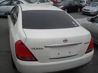 2003 Nissan Teana Pictures