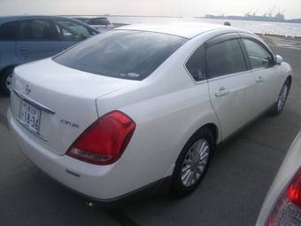 2003 Nissan Teana Pictures