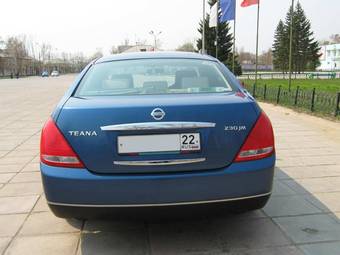2003 Nissan Teana Pictures