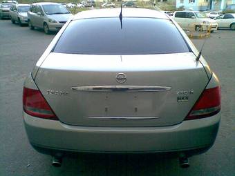 2003 Nissan Teana Photos