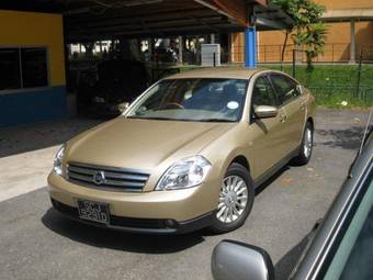 2003 Nissan Teana Photos