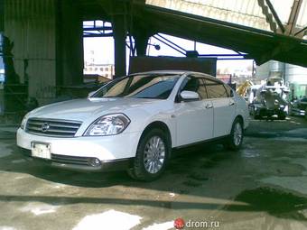 2003 Nissan Teana Photos