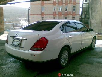 2003 Nissan Teana Pictures