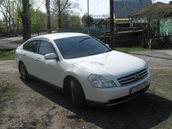 2003 Nissan Teana Pictures