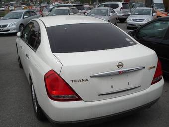 2003 Nissan Teana Pictures