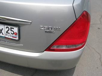 2003 Nissan Teana Pictures