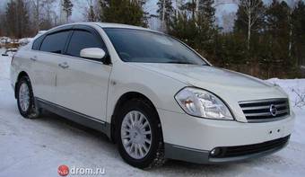 2003 Nissan Teana Pictures