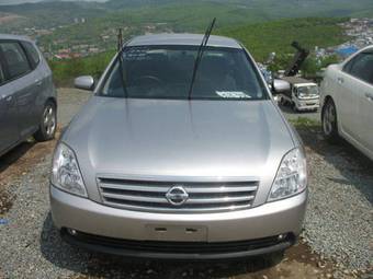 2003 Nissan Teana Photos