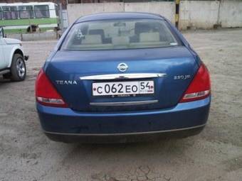2003 Nissan Teana Photos