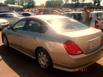 2003 Nissan Teana Pictures