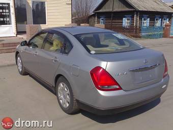 2003 Nissan Teana Photos