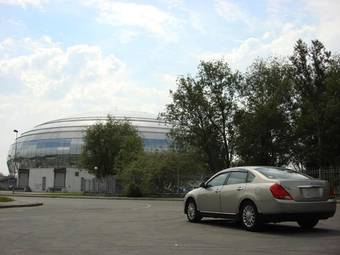 2003 Nissan Teana Photos