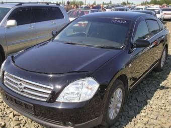 2003 Nissan Teana Pictures