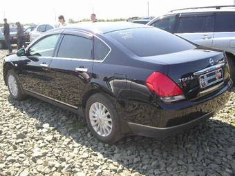 2003 Nissan Teana Pictures