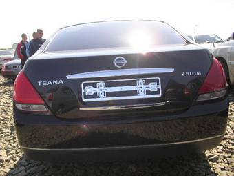 2003 Nissan Teana Pictures