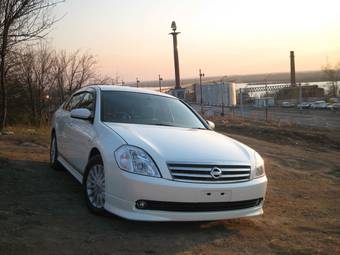 2003 Nissan Teana Photos