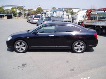 2003 Nissan Teana Pictures