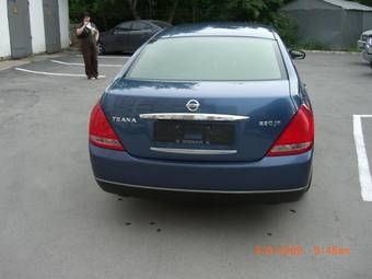 2003 Nissan Teana Photos