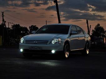 2003 Nissan Teana Pictures