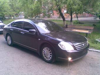 2003 Nissan Teana Photos