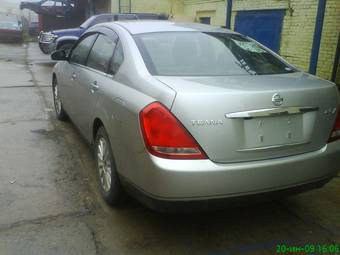2003 Nissan Teana Photos