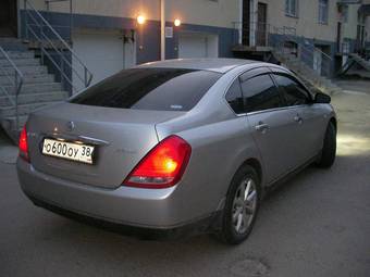 2003 Nissan Teana Photos