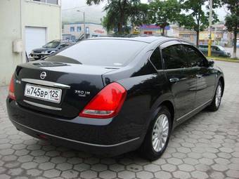 2003 Nissan Teana Pictures