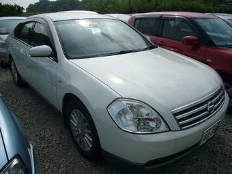 2003 Nissan Teana Photos
