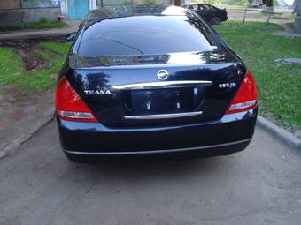 2003 Nissan Teana Photos