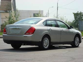 2003 Nissan Teana Photos