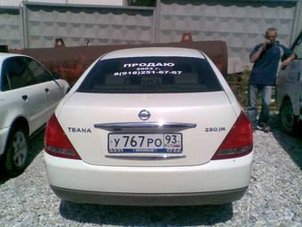 2003 Nissan Teana Photos