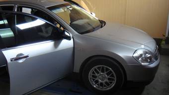 2003 Nissan Teana Photos