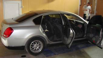 2003 Nissan Teana Photos