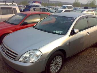 2003 Nissan Teana Pictures