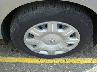2003 Nissan Teana Photos