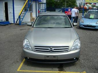 2003 Nissan Teana Pictures
