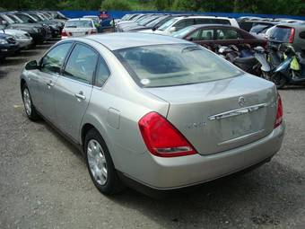2003 Nissan Teana Pictures