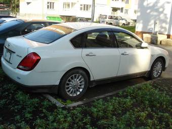 2003 Nissan Teana Photos