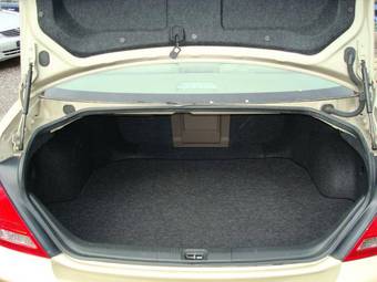2003 Nissan Teana Pictures