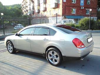 2003 Nissan Teana Pictures