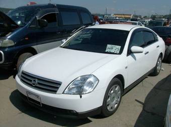 2003 Nissan Teana Pictures