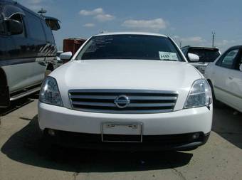 2003 Nissan Teana Photos
