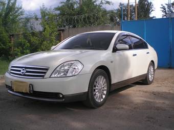 2003 Nissan Teana Pictures