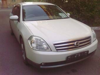 2003 Nissan Teana Photos