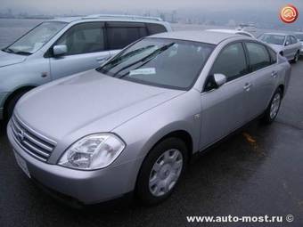 2003 Nissan Teana Photos