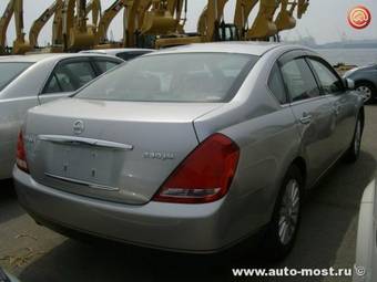 2003 Nissan Teana Photos