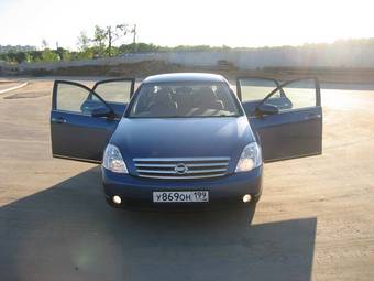 2003 Nissan Teana Photos