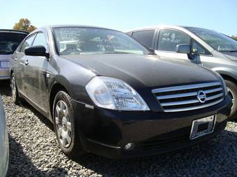 2003 Nissan Teana Photos