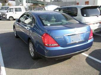 2004 Nissan Teana Pictures