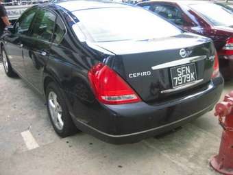 2004 Nissan Teana Photos